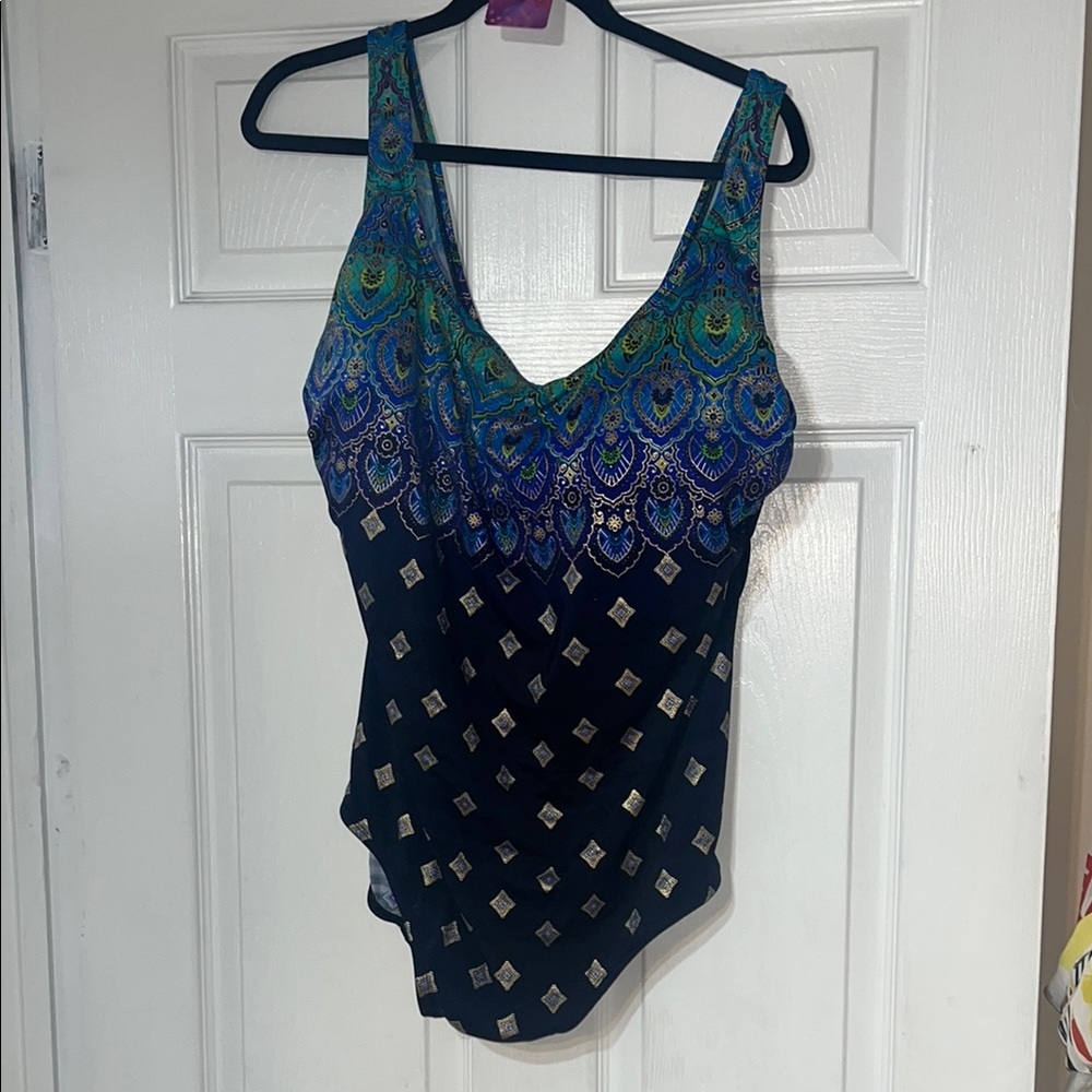 55 Elegant Blue and Green Patterned Women's swimsuit